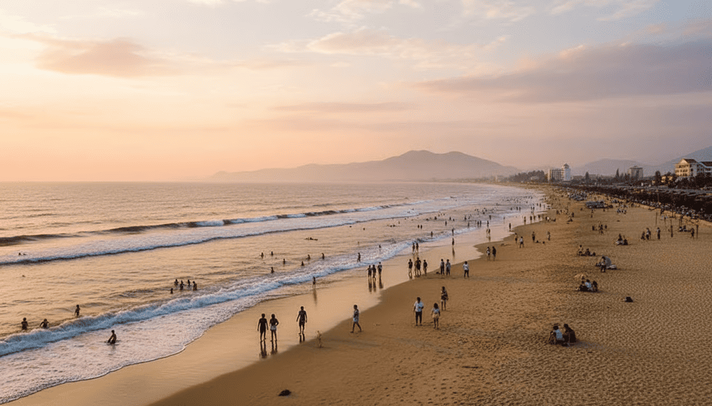 Biển Thiên Cầm Hà Tĩnh là sự kết hợp hài hòa giữa biển, núi, rừng.